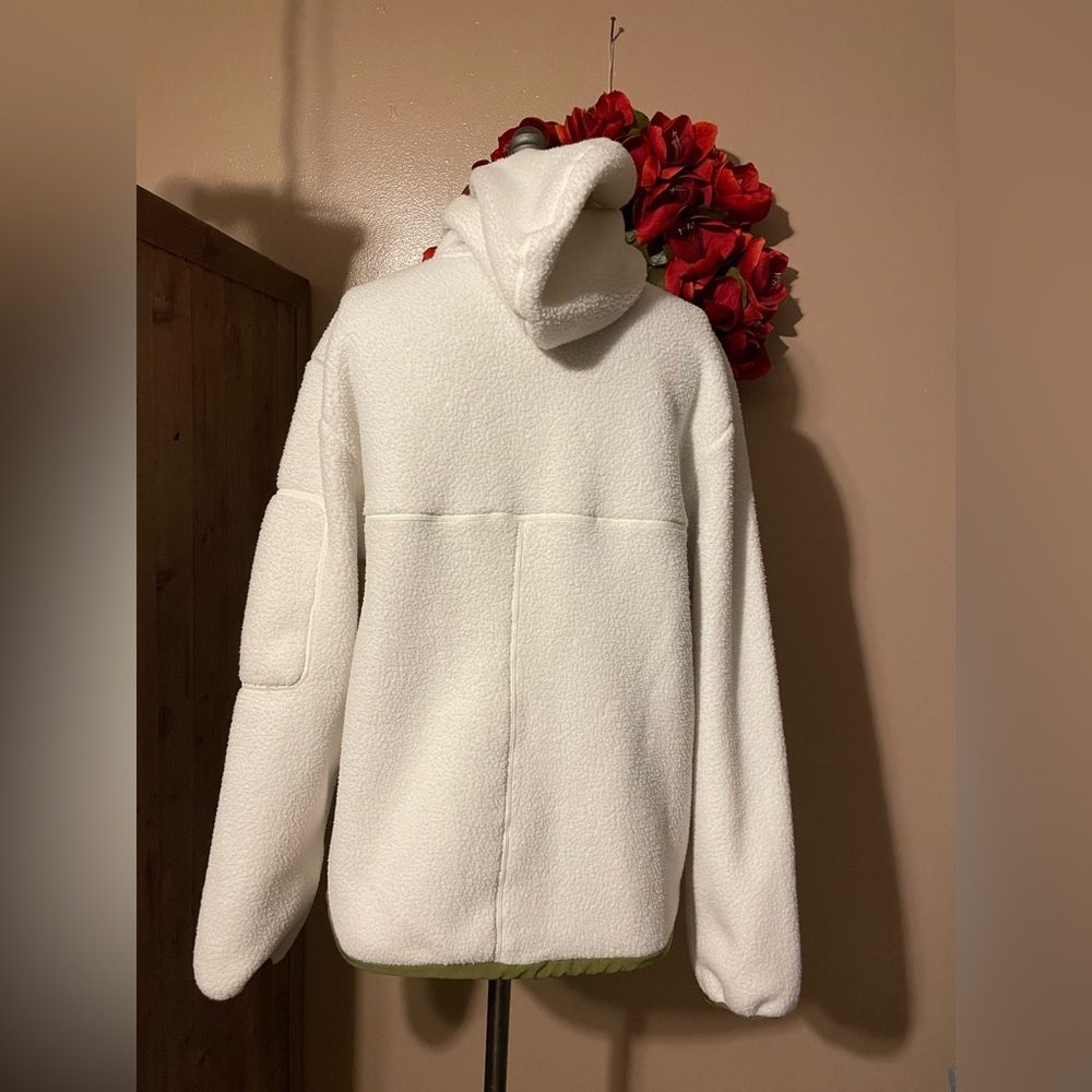 Fabletics The 1/4 Zip Explorer Pullover - Picture 8 of 10
